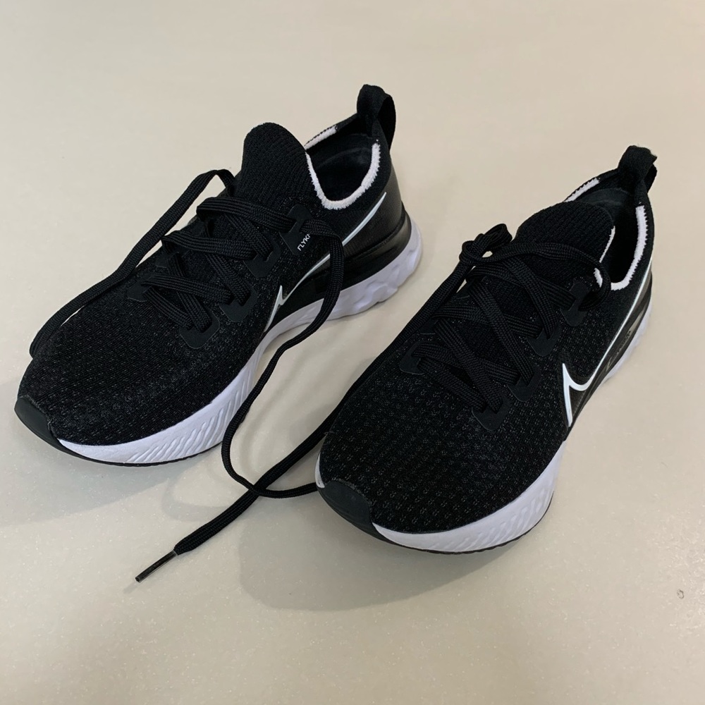 Nike React infinity Flyknit sneakers 🖤